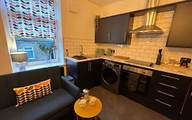 Modern & Retro Two Bedroom Apartment In Barnsley