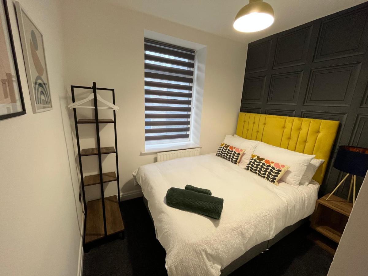 Modern & Retro Two Bedroom Apartment In Barnsley Exterior photo